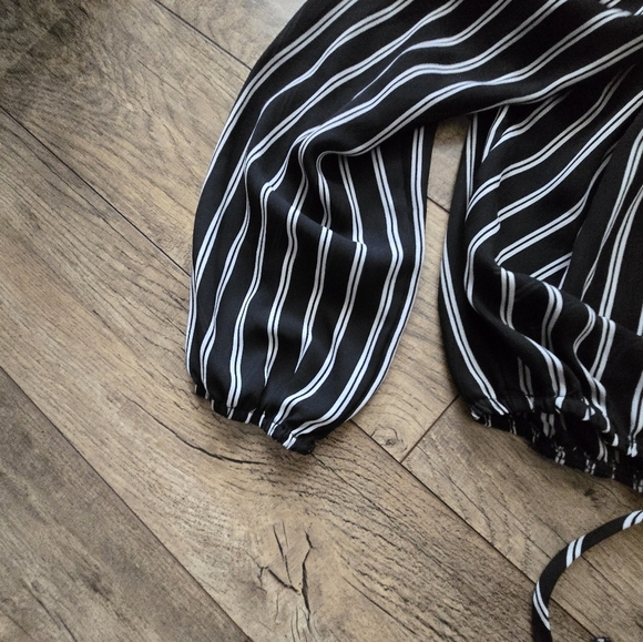 Peppermint Black and White Striped Medium Womens Off-Shoulder Top - Picture 6 of 9